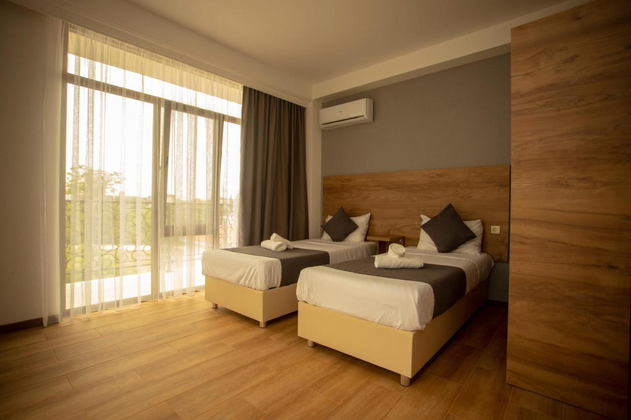 Pollux Batumi Exterior foto