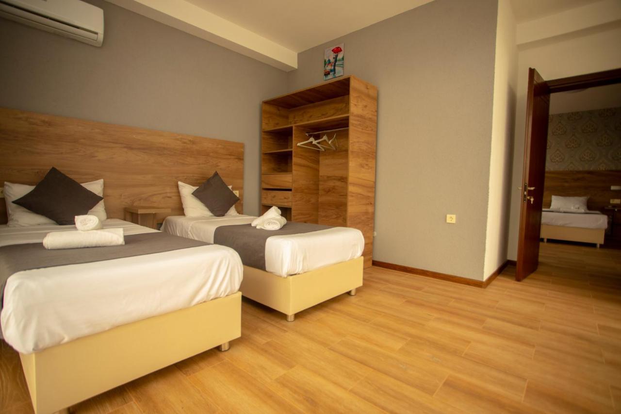 Pollux Batumi Exterior foto