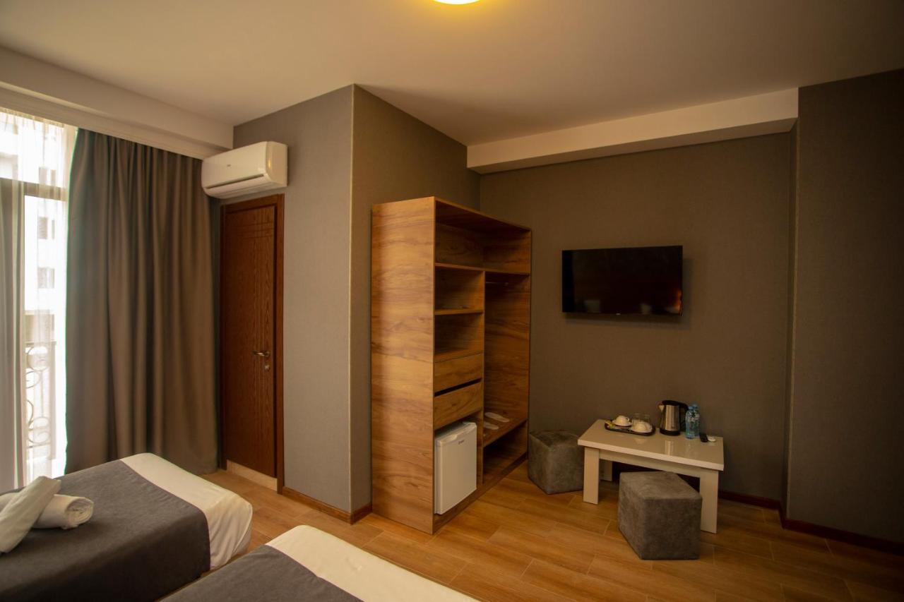 Pollux Batumi Exterior foto